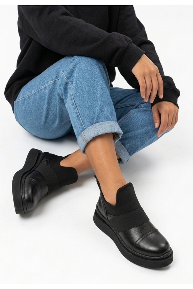 Bellamor Flexible Tape Detailed Thick Sole Genuine Leather Rain - Snow Boots