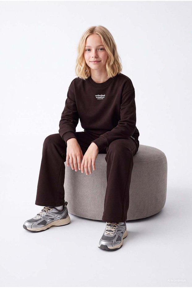 Girl's Lettered Crew Neck Sweatshirt