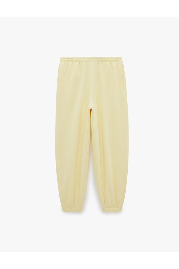 Comfortable Fit Jogger Sweatpants with Pockets and Lace-Up Waist