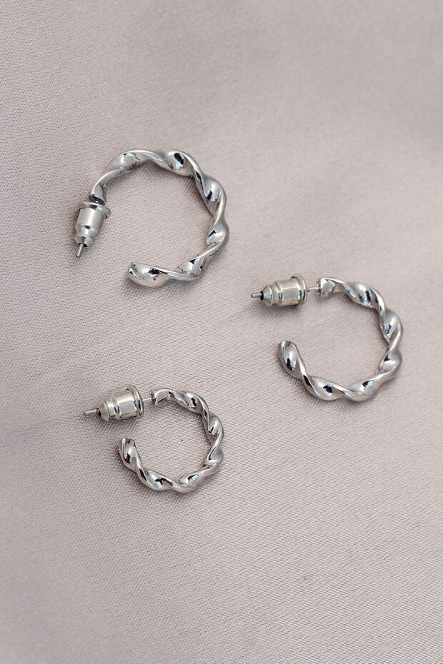 Auger Model Silver Metal Earring Set