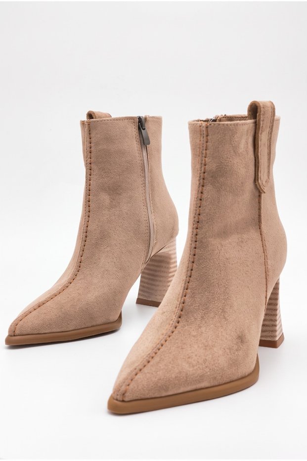 Women's Thick Heeled Pointed Toe Embroidery Detailed Mink Suede Design Boots