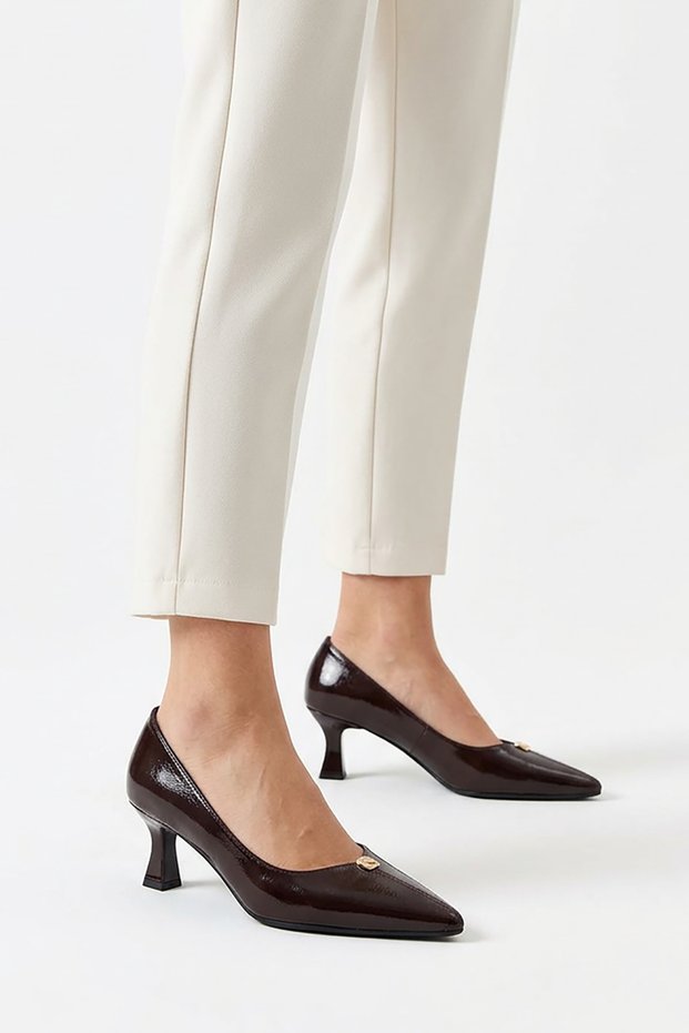 Tokes front stitched buckled women's low heeled stiletto coffee wrinkled