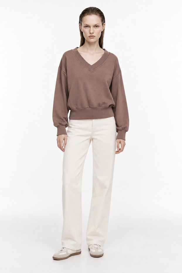V neck crop fit sweatshirt