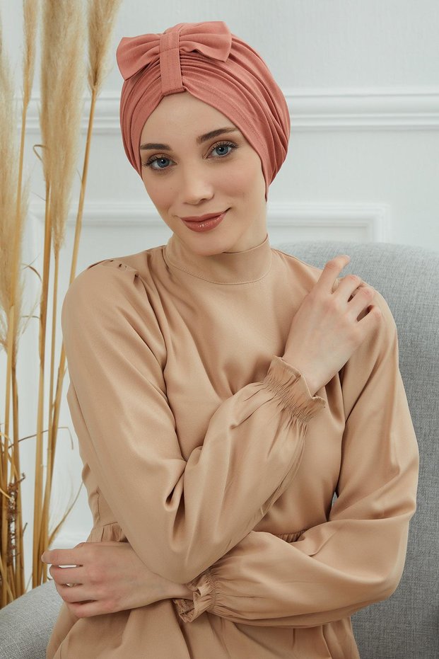 بونيه بفيونكة أمامية، B-7 سالمون