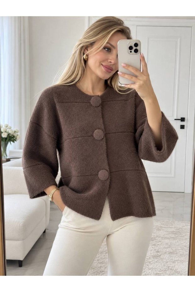 Women's Oversized Knitwear Jacket-Looking Cardigan with Button Detail