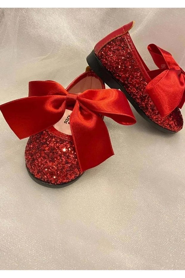 Glittery Girl's Babet with a Bow on Top