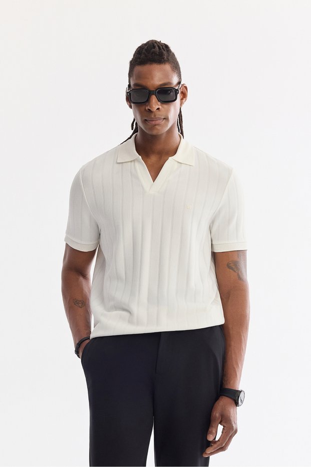 Men's Ecru Non-Curling Polo Collar Buttonless Regular Fit T-Shirt A61Y1084