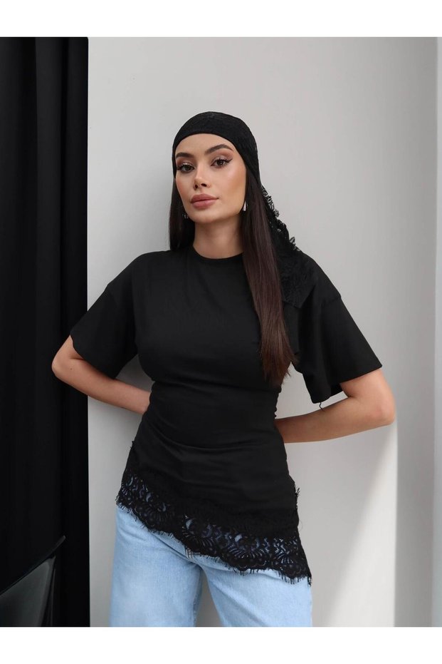 Lace Hem Asymmetrical Tshirt