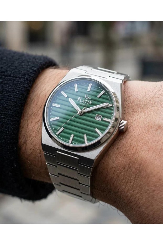 Green Dial Calendar Steel Case 2 Years Warranty Men's Wristwatch