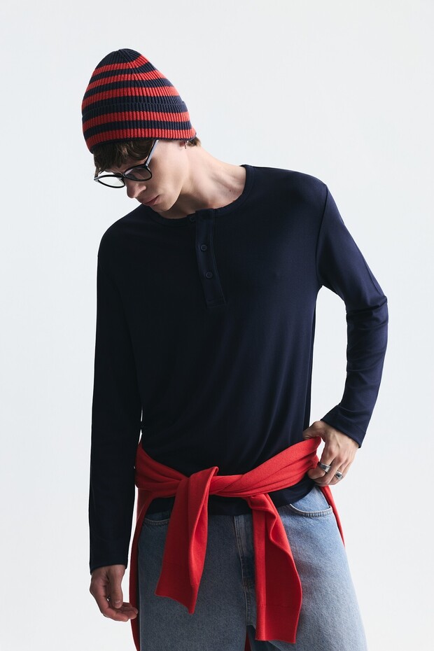 Relax fit button collar t-shirt
