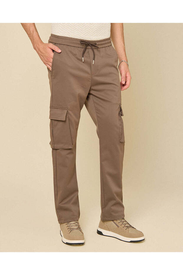Men Brown Plain Cargo Pants
