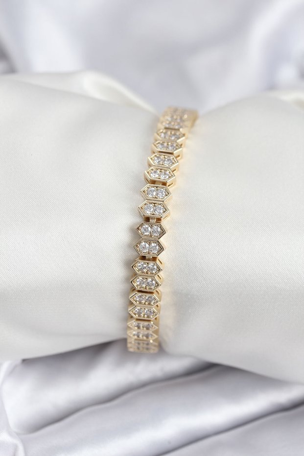 Brass Vip Series Gold Color Zircon Stone Women's Bracelet