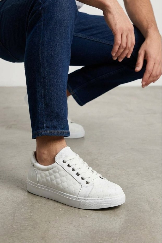 Zrj166 Premium Quilted Patterned Men's Sneaker - White