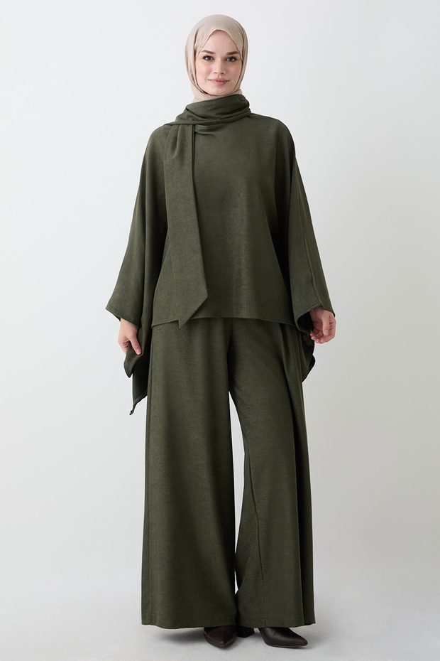 Scarf Detail Pancho Khaki Set