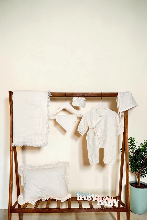 Set of 6 Four Seasons Muslin Hospital-Issued 100% Cotton