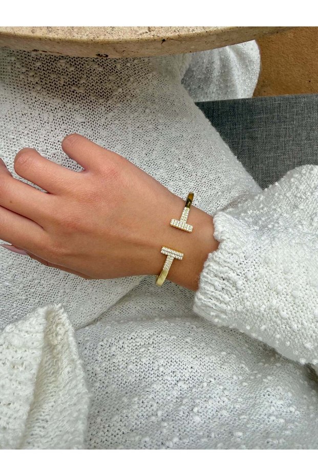 Jeweler model t stone bracelet