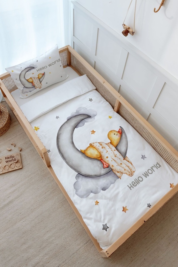 Single Duvet Cover and Fitted Sheet Set - Pure Baby Series - Duck Sleeping on the Moon