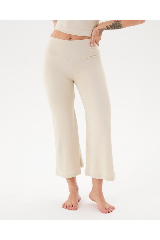 Women's Cream Capri Flow Shorts Pants - Double Layered Bodice, Inner Shorts Layer, Capri Length