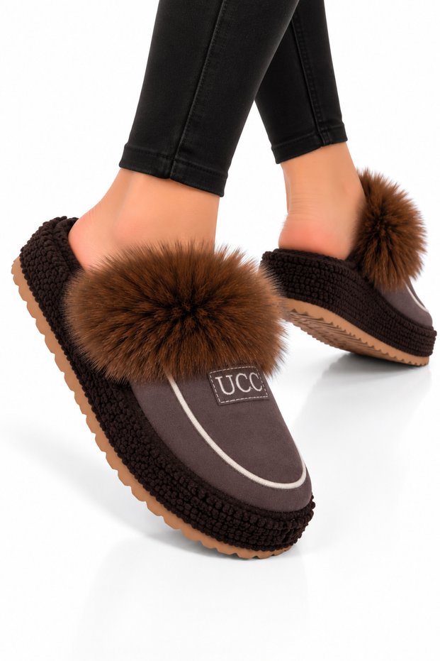 Women's Warm Feather Detailed Plush House Slippers Brown