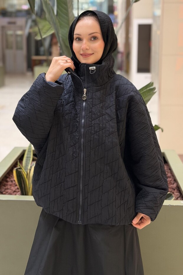 Baklava Patterned Quilted Short Jacket