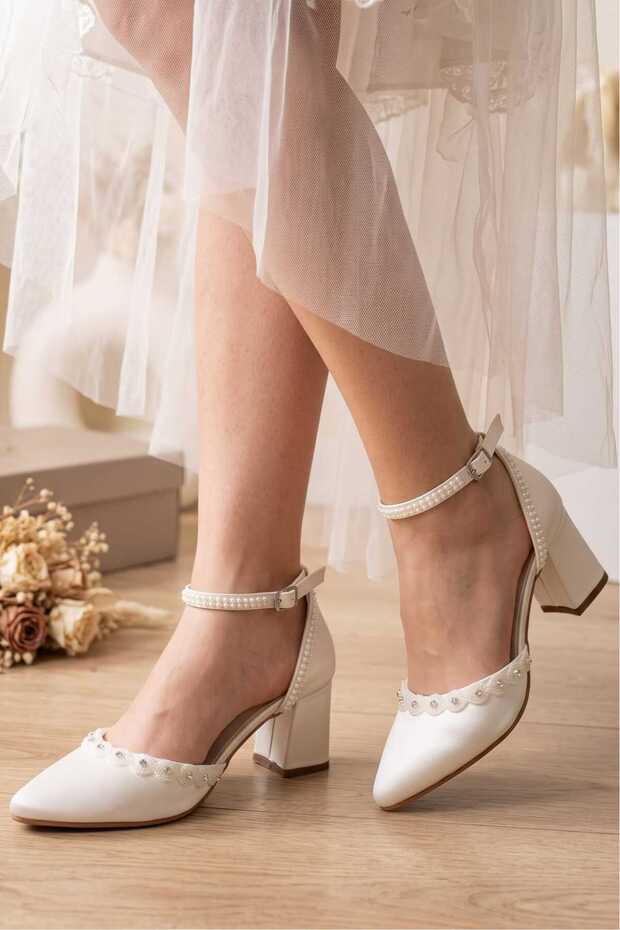 Women's 5 cm Thick Heel Evening Dress Shoes with Stone and Pearl Detail