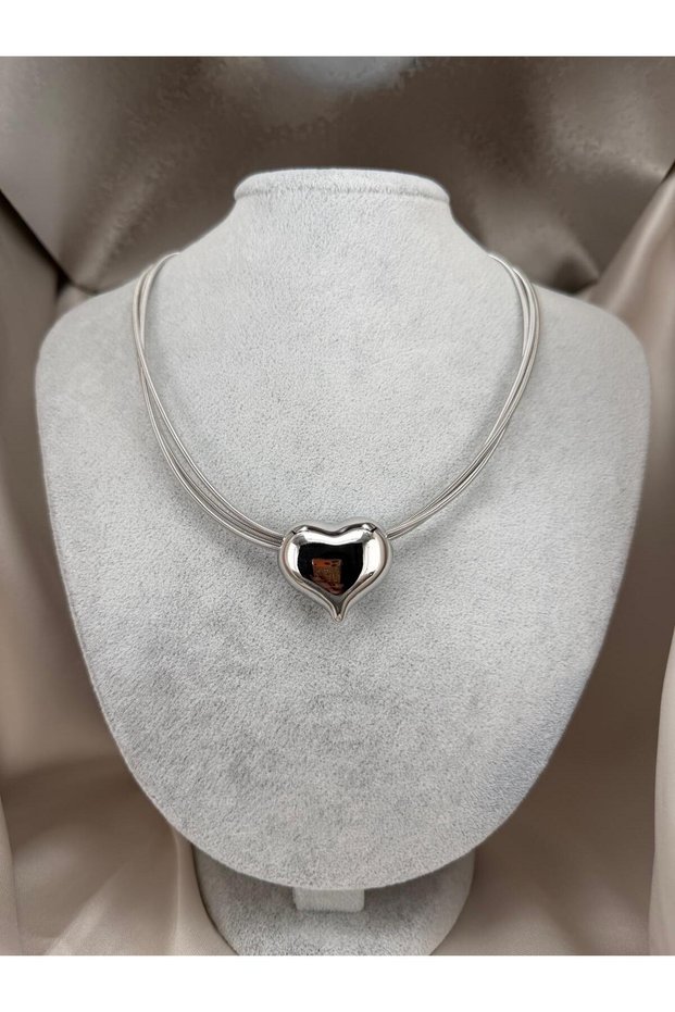 Silver Color Three Rows of Snake Chains with Curved Heart Figure and Magnet Modern Stylish Women's Necklace