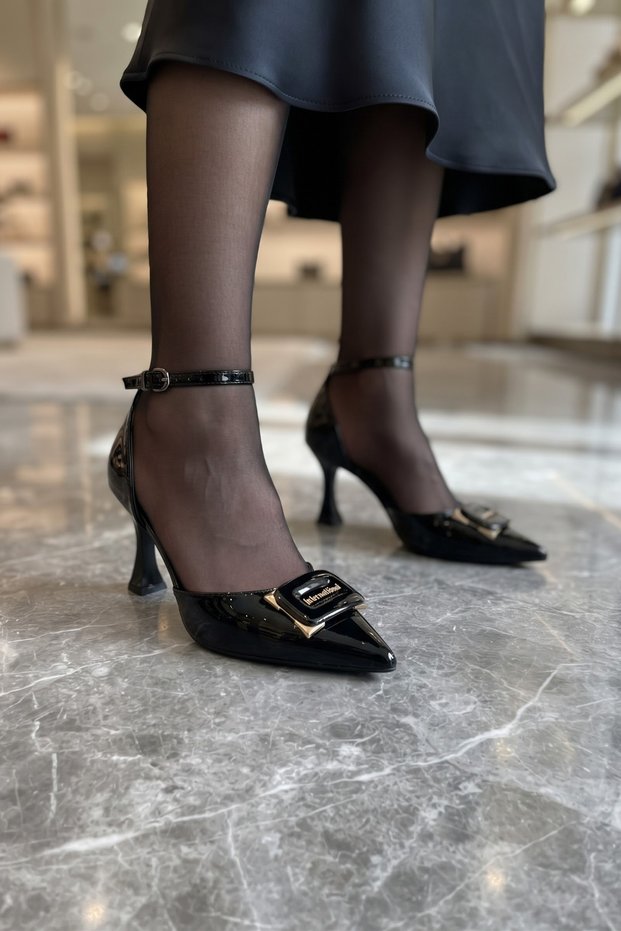 Maynor Black Patent Leather Women's Heeled Shoes