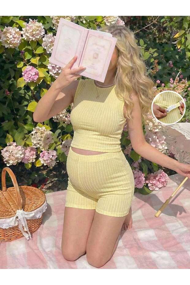 Complete, yellow