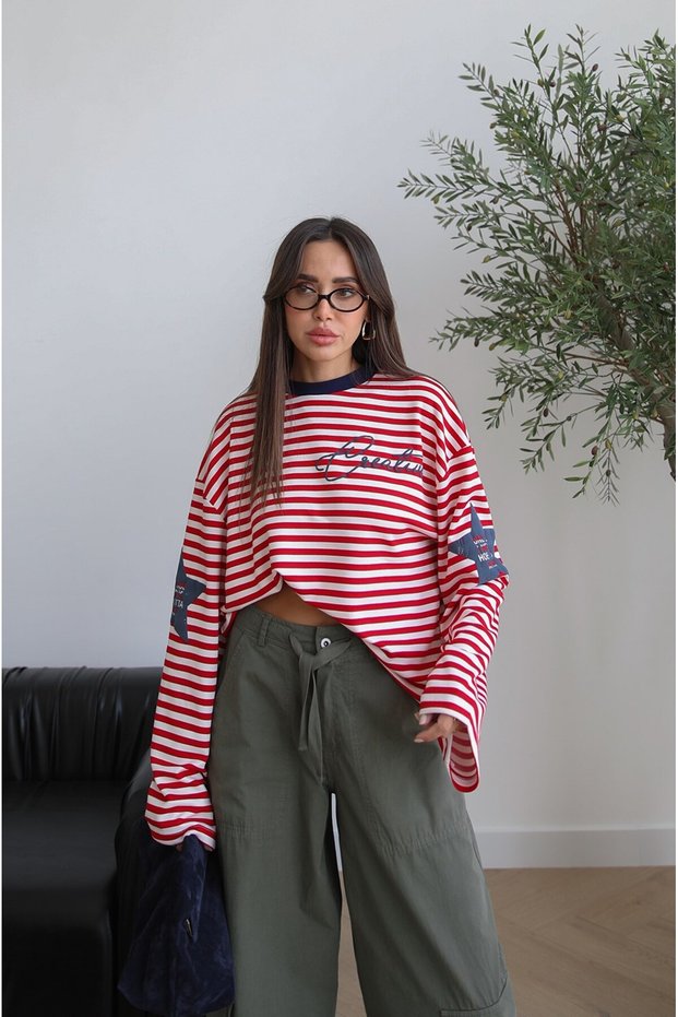 Red Sleeves Star Printed Striped Thin Sweatshirt