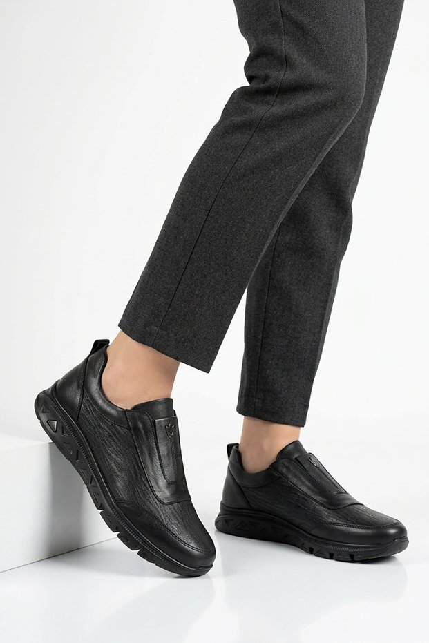 Eplas women's genuine leather shoes with front elastic buckle - black leather