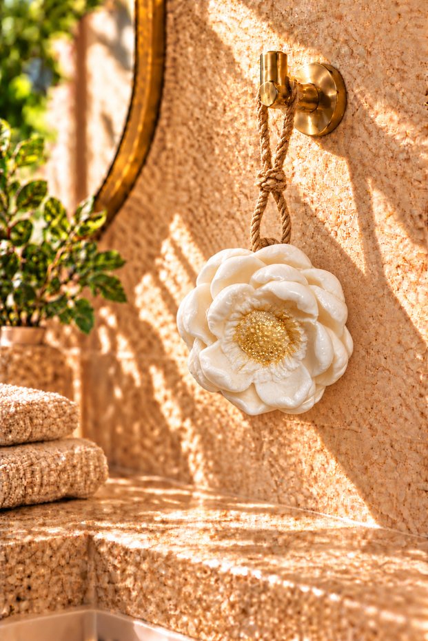 Decorative Scented Soap & Peel-Off Effect Hanging Decorative Bath Soap & White Lotus Shaped Solid Soap 8X8 cm
