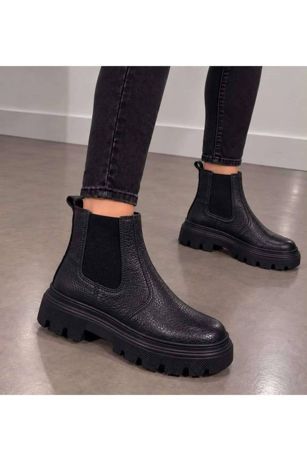 Men's Black Leather Thick Light Sole Casual Chelsea Boots with Elastic Sides on Both Sides 1810