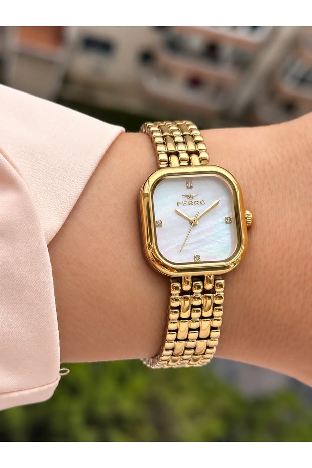 Mini case retro square women wrist watch