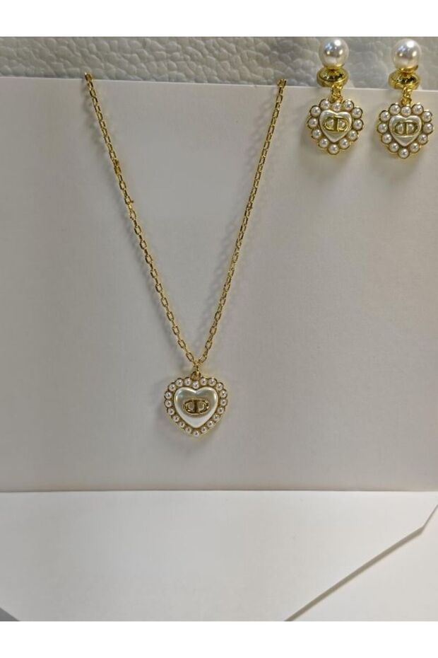 Necklace Set with Earrings Complete with Accessories
