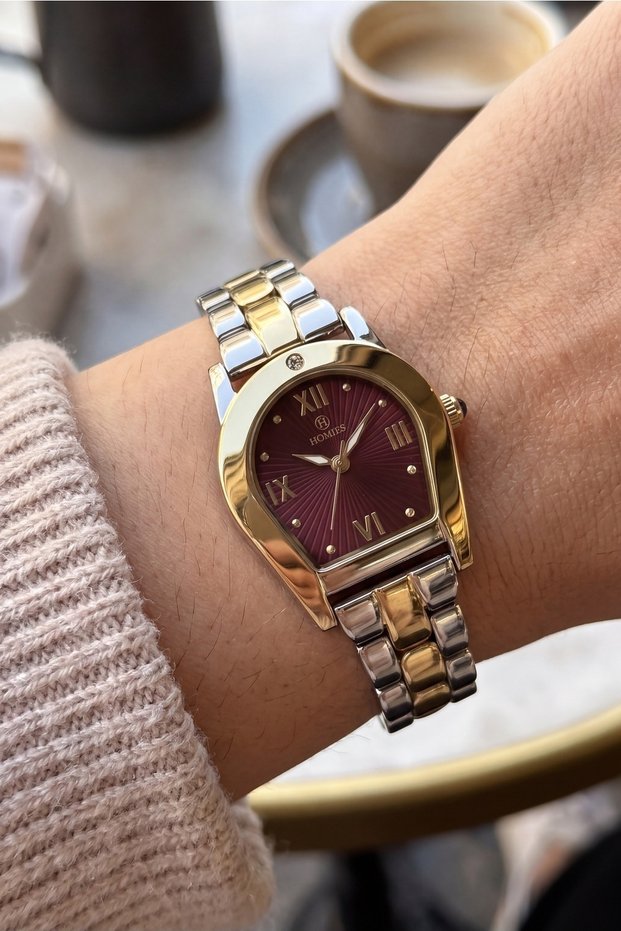 Women's Special Design Oval Case Steel Strap Stylish Wristwatch