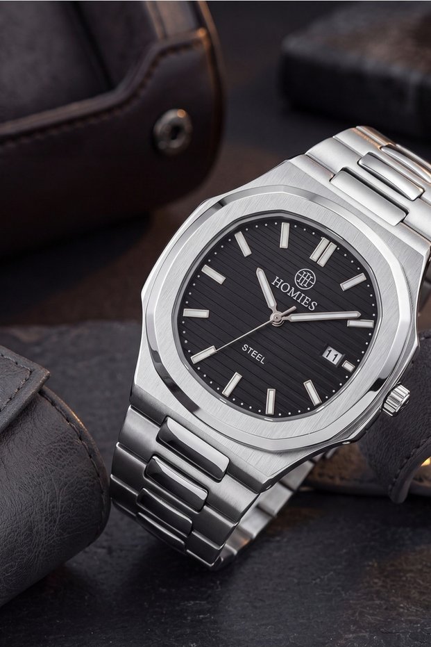 Men's Calendar Wristwatch with Steel Strap - Classic Luxury Design