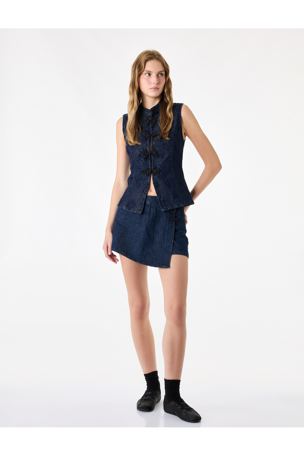 Sleeveless Printed Mandarin Qipao Collar Decorated Buttoned Denim Vest