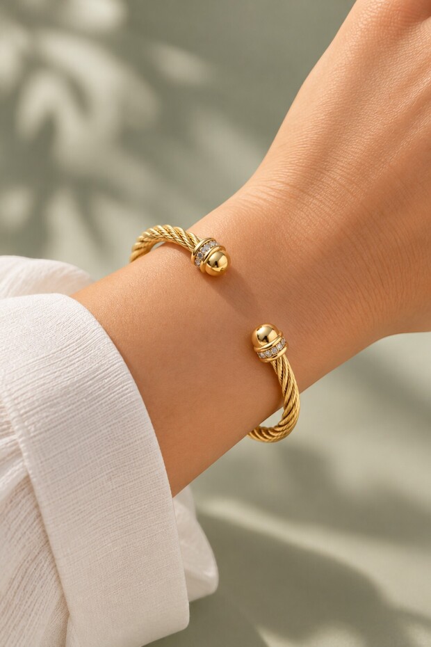 Gold Twisted Clamp Bracelet with Zircon Detail Steel Women's Bracelet