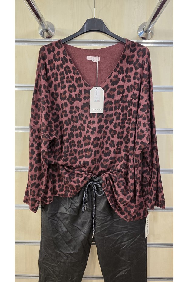 Italian Slim Sweater V-Neck Leopard Pattern