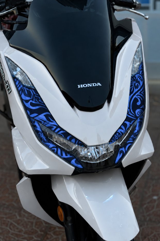 Honda Pcx Wide Pattern Ileaf Patterned Forged Headlight Film Headlight Design Sticker (2021-2022-2023-2024 Compatible)