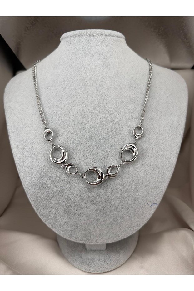 Modern Geometric Design with Interlocking Ring Detail Chain Stylish Women's Necklace