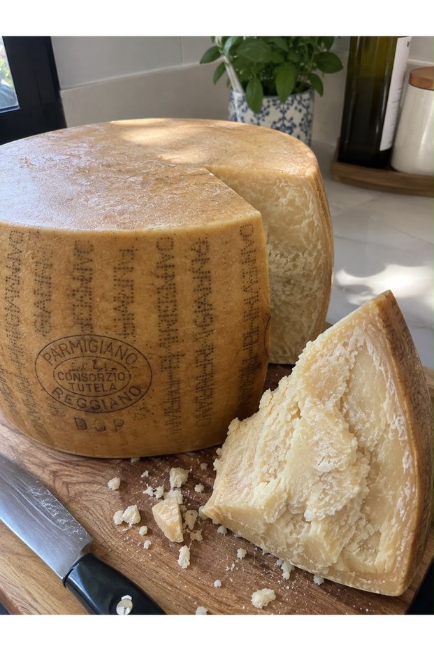 Parmesan Peyniri 1900-2 Kg