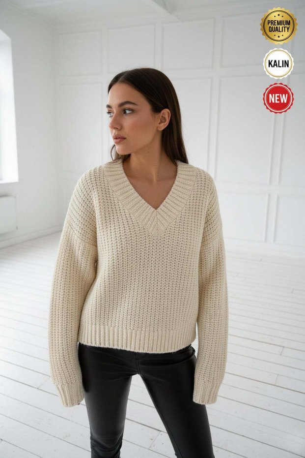 Women's Ecru Deep V Thick Thread Thick Knit V-Neck Sweater