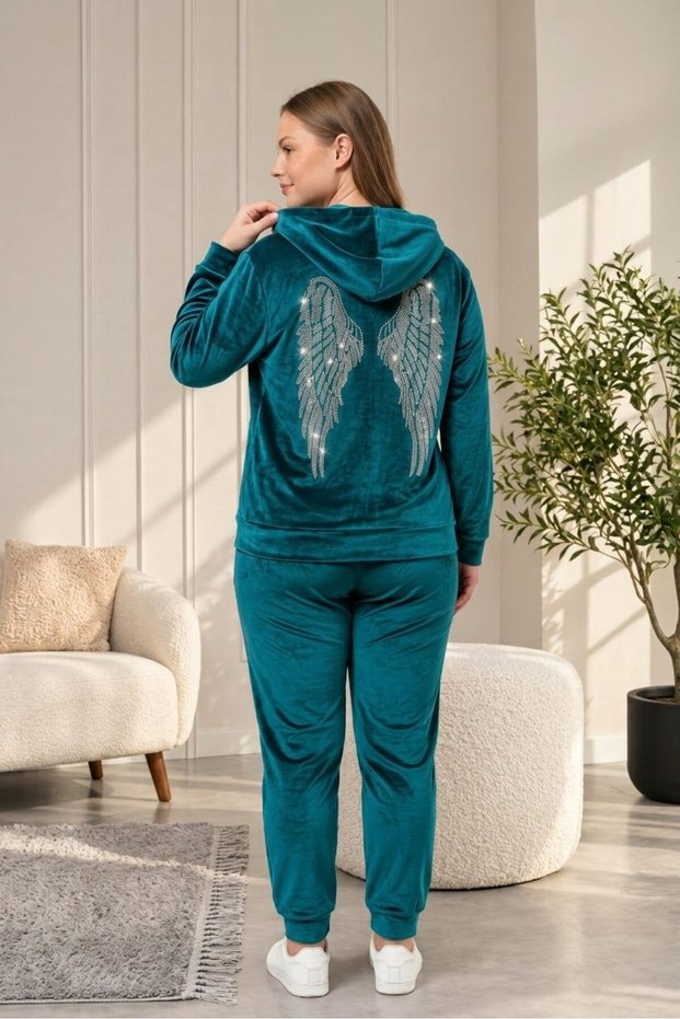 Moda Plus Size Velvet Lycra Hooded Tracksuit Set with Angel Wing Stones and Zipper on the Back