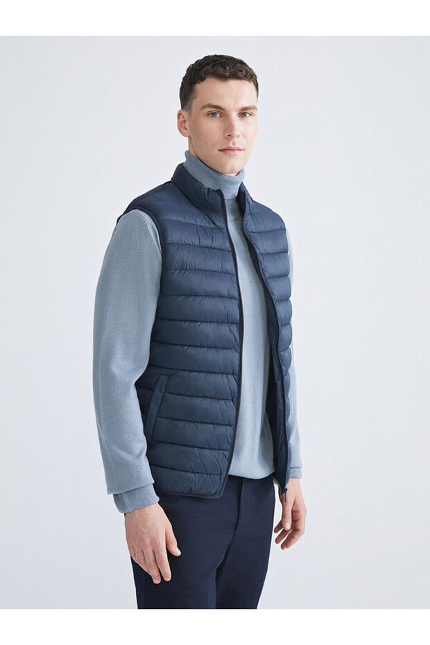 Ozmarka New Season Standard Fit Stand Collar Men's Puffer Vest