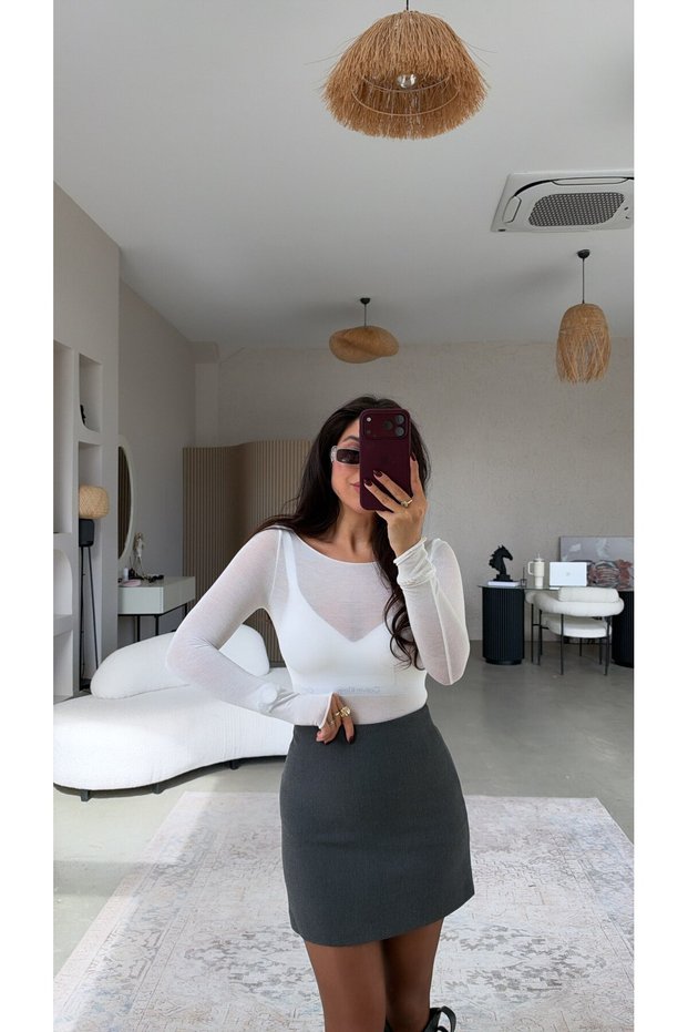بلوزة كشميرية بيضاء شفافة