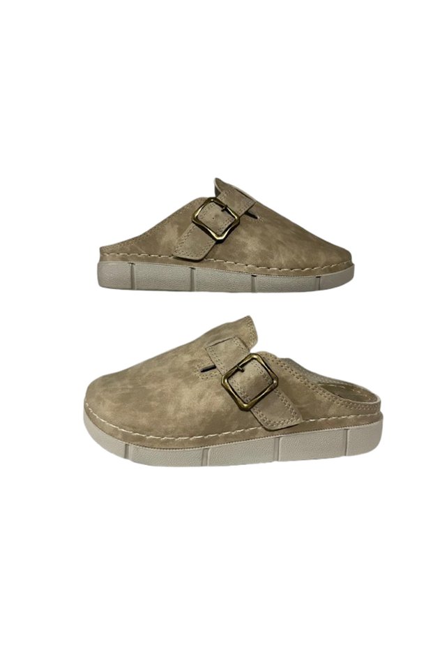 -- Women's Closed-Front Sabo Slippers for Indoor and Outdoor Wear