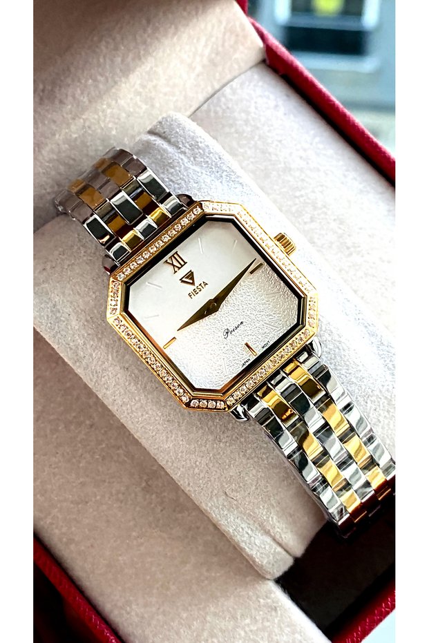 Women's Premium Special Stylish Boxed Valentine's Day Gift Wristwatch