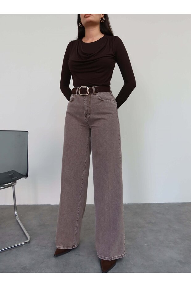 High Waist Pipe Leg Jean