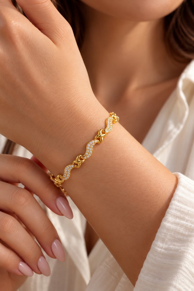 Non-Tarnish Gold Women's Stylish Design Bracelet Elegant Daily and Special Occasion Jewelry